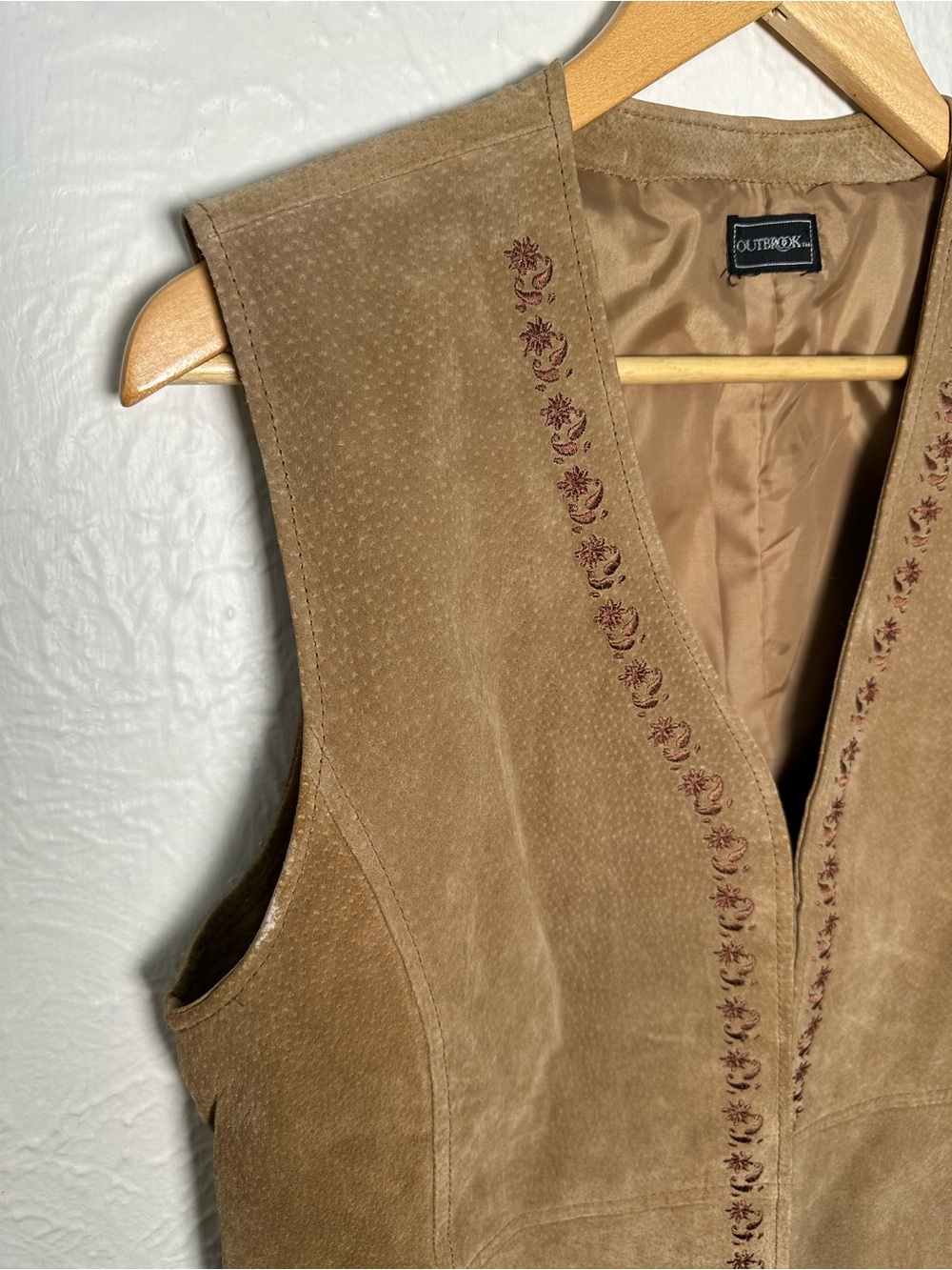 Outbrook Suede Vest Womens Large Tan Leather Embroidered Western Boho Vintage - Picture 2 of 8